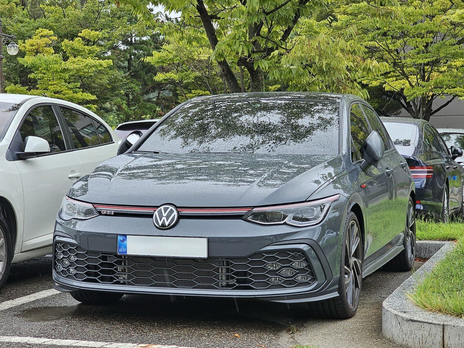 Volkswagen Golf 8 GTI 2.0 TSI 2021 — vue avant 3/4